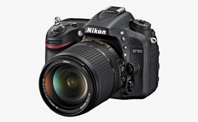 Nikon D7100 (18-140mm) Camera